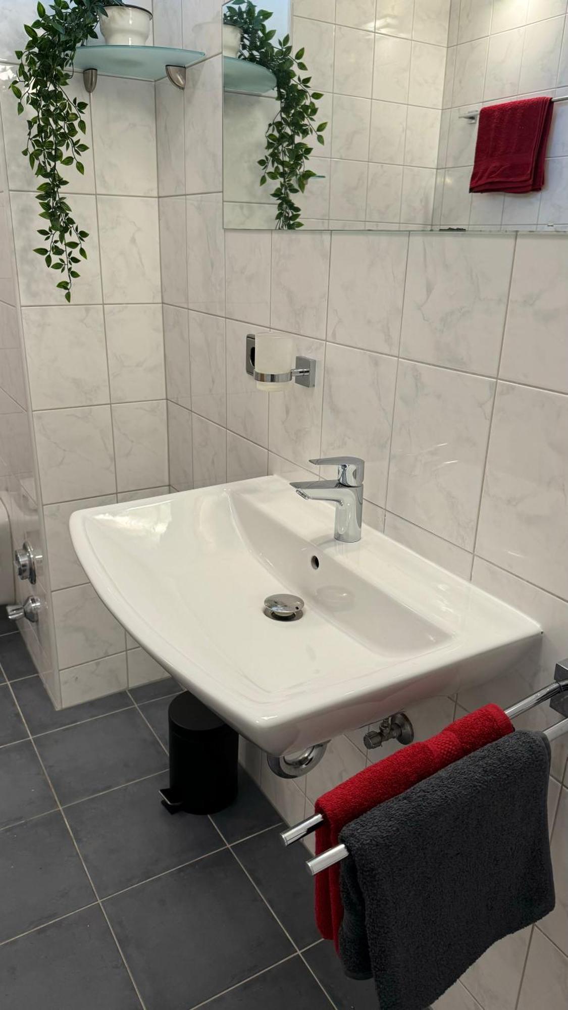 City Apartement Linz Fuer 5 Gaeste Mit Self-Checkin Und Kueche Exterior photo